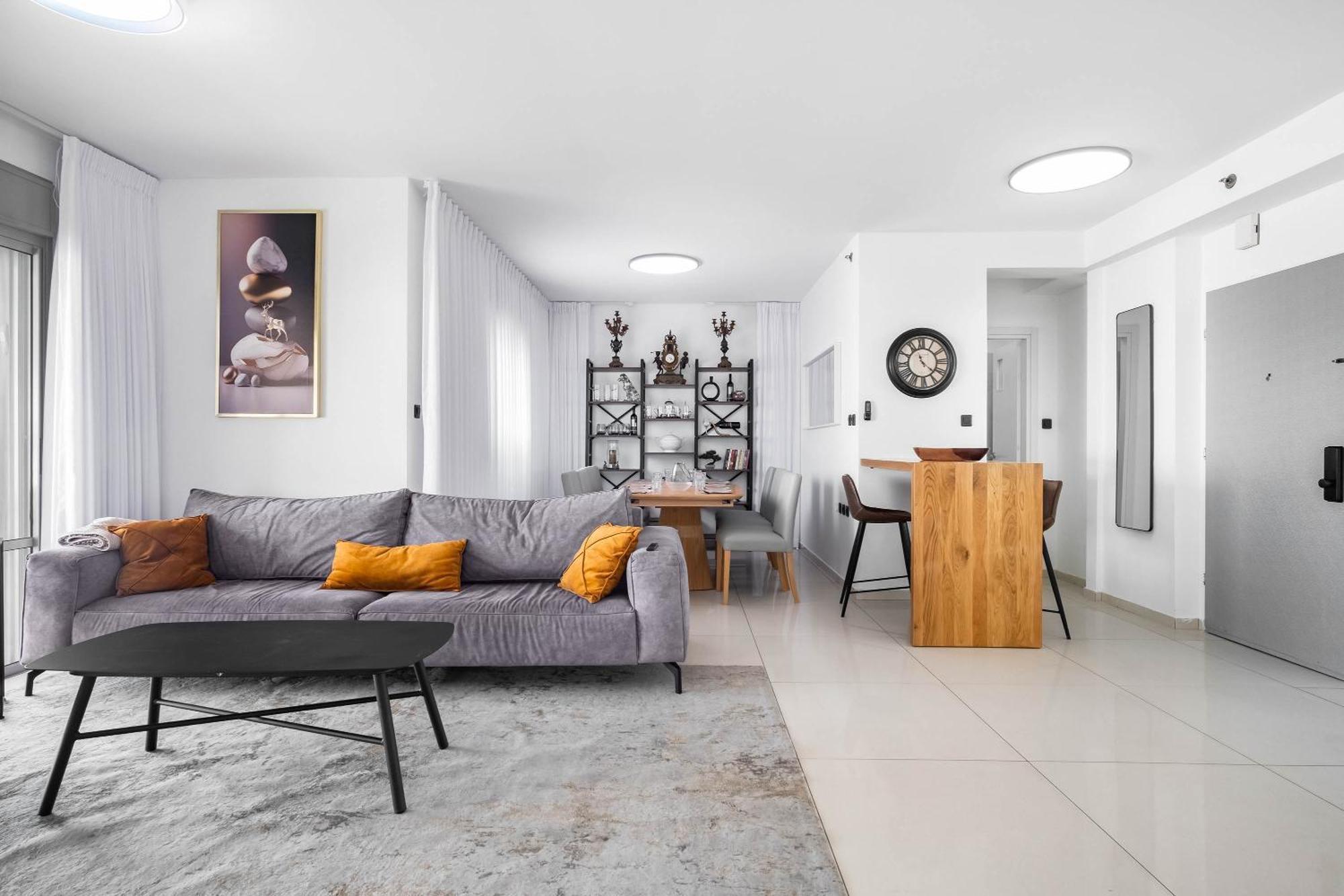 Apartment Ocean View Oasis With Balcony For Families