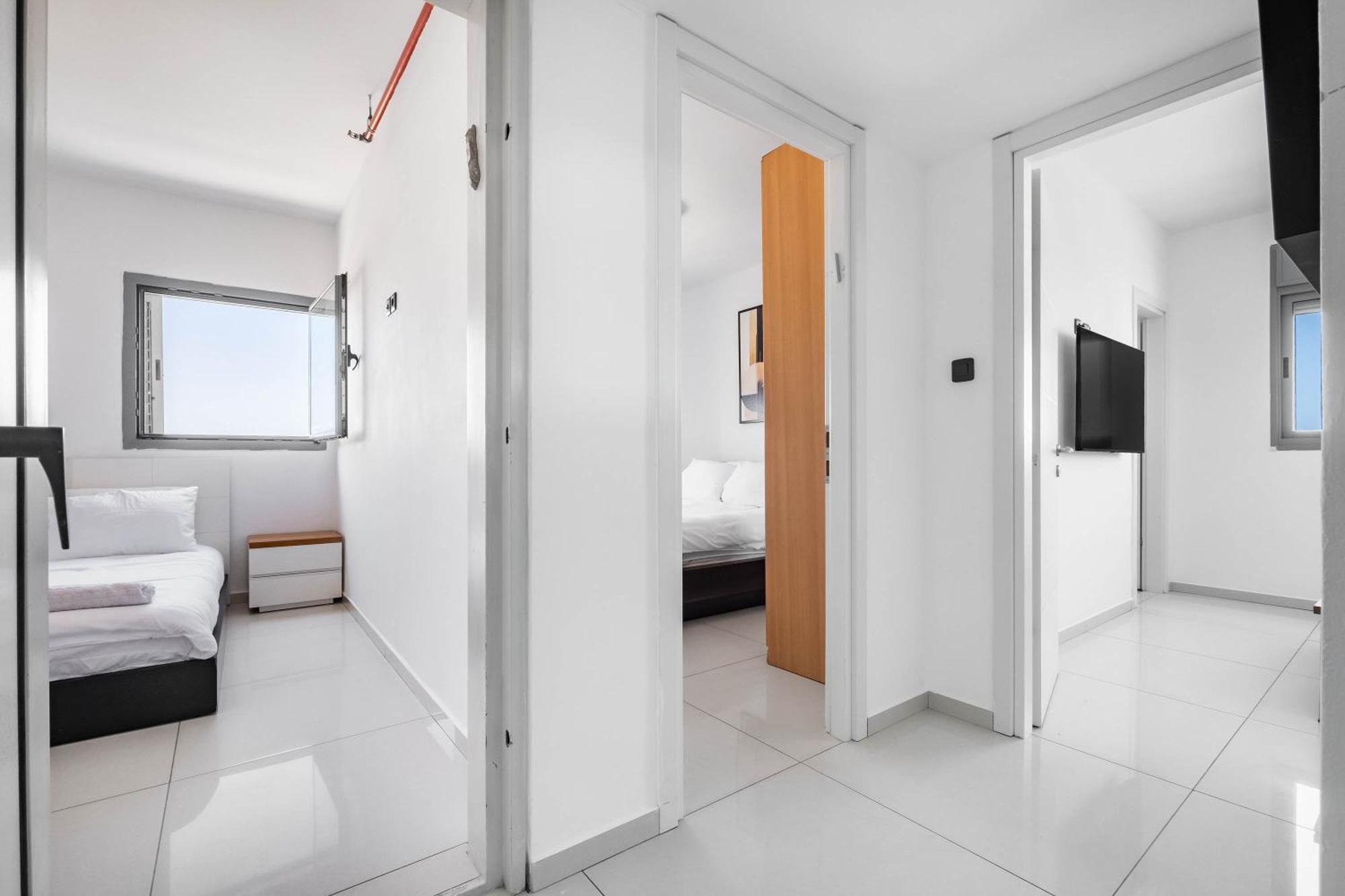Ocean View Oasis With Balcony For Families Apartment Ashdod